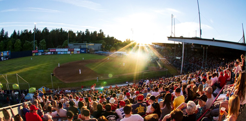 canadians-baseball.jpg